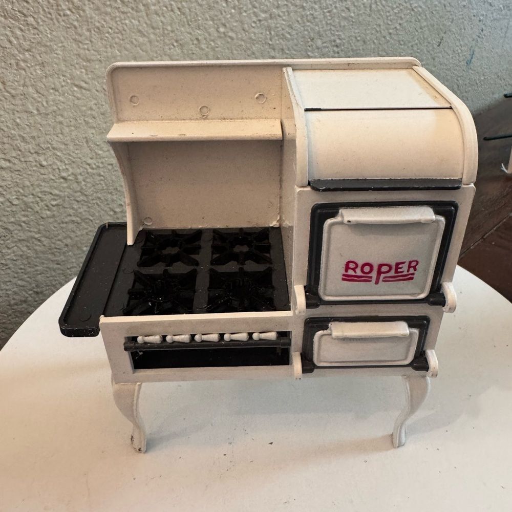 Dollhouse Roper Range Stove Oven 1920s Style 1:12 Scale Miniature Kitchen Metal